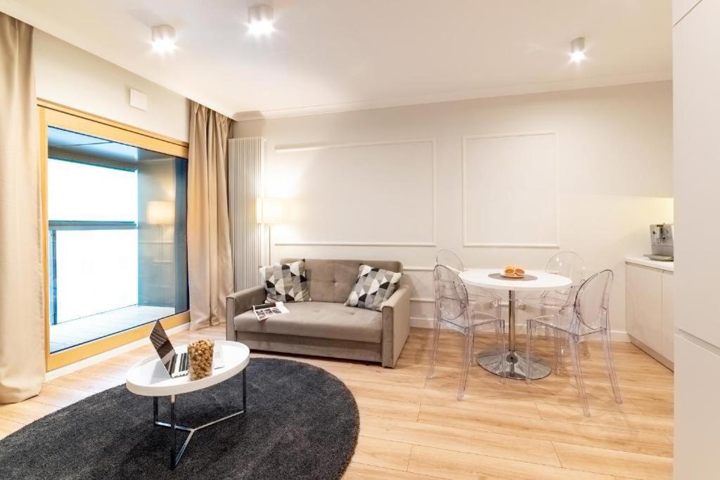 Mennica Residence Luxury Location Varšava Exteriér fotografie